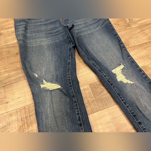 Isabel Maternity Full Panel Medium Wash Distressed Skinny Jeans Size 8 - Picture 3 of 9